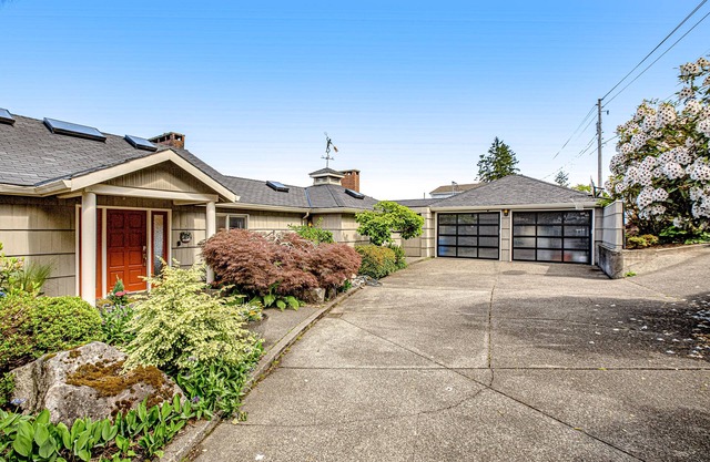 Dog-friendly waterfront home w/Hood Canal views, dock, beach, kayaks-Dogs ok