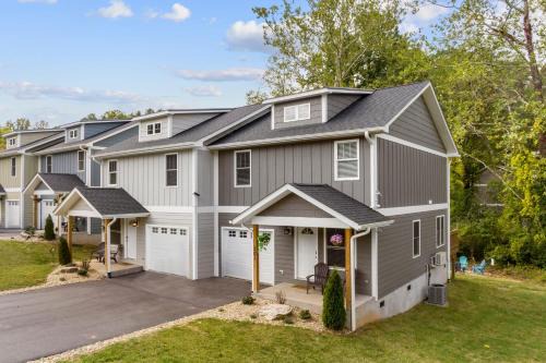Dogwood Sweetgum Buyout by AvantStay 2 Home Buyout Sleeps 16