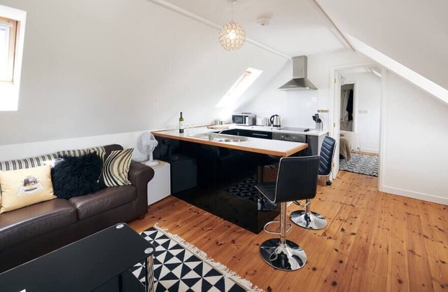Dolau Taf Annexe , Delightful & Modern Annexe - 10 Mins From Beach