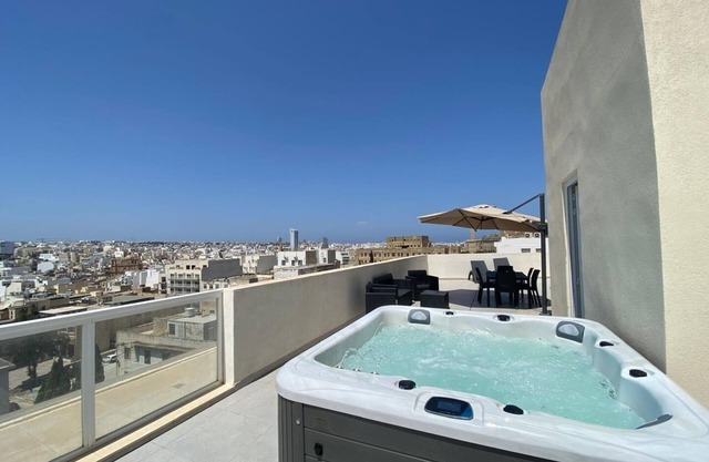 Dolce Pieta' : Penthouse with Jacuzzi