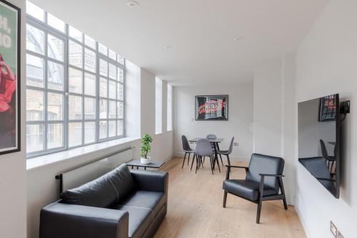 Dolls House - Farringdon - by Frankie Says