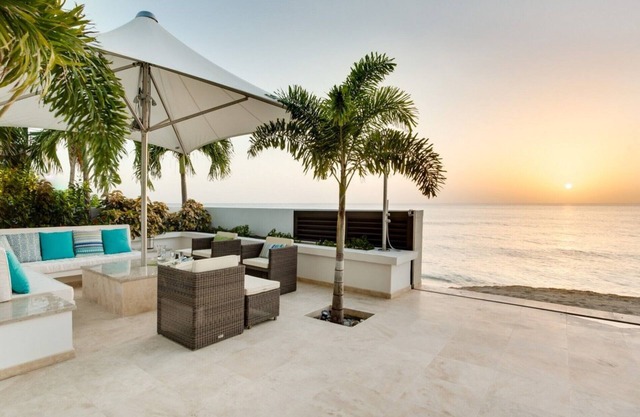 Dolphin Beach House - Stunning Beachfront Luxury 6-bedroom Villa in Barbados
