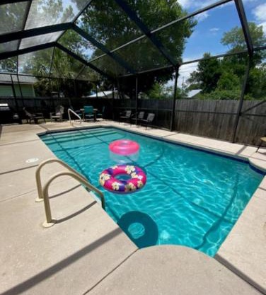 Dolphin house with Private Pool and Near Beach