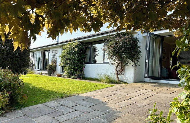 DOLWYLAN, pet friendly, with open fire in Newport, Pembrokeshire