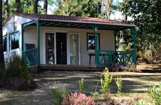 Domaine des Grands Pins * - Chalet Epicea Confort with air conditioning 4 people