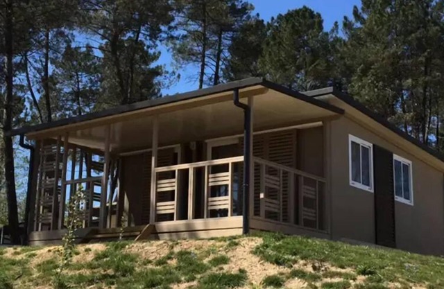 Domaine des Grands Pins * - Walnut Chalet 5 people