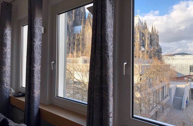 DomBlick! Beautiful apartment - super central - in the heart of Cologne