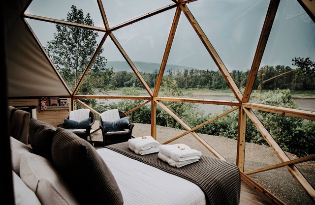 Dome 4 Exquisite Waterfront Retreat, Just Minutes from Sugarloaf Provincial Park