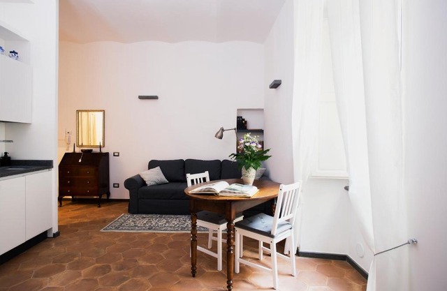 Domus Festina Lente