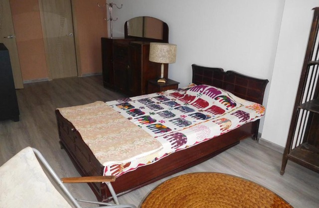 DON'S bedroom for only 1 male guest