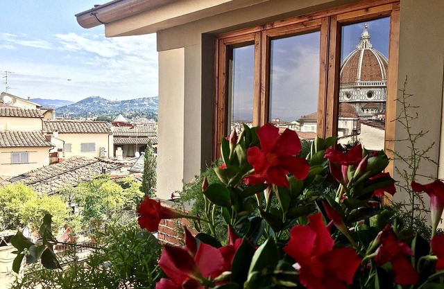 Donati Tower's Loggia: spectacular view of the Duomo, in the heart of Florence