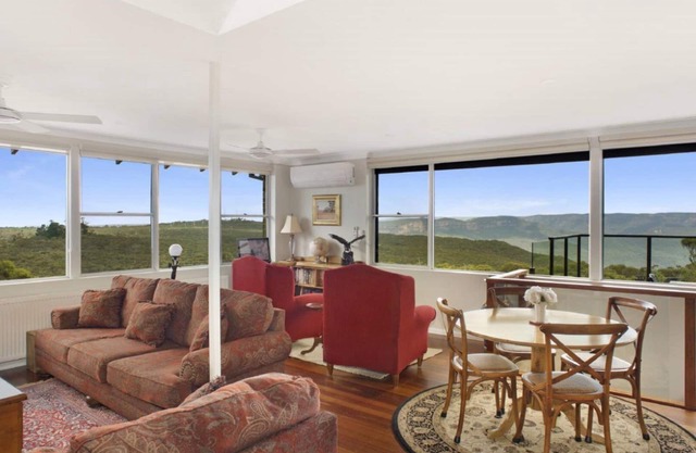Donlen Cottage Wentworth Falls 180 Degree Views