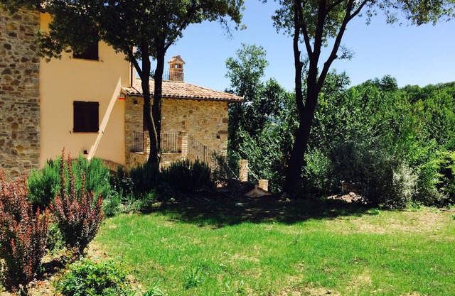 Donna Giselda: apartment for 4 people with garden and swimming pool