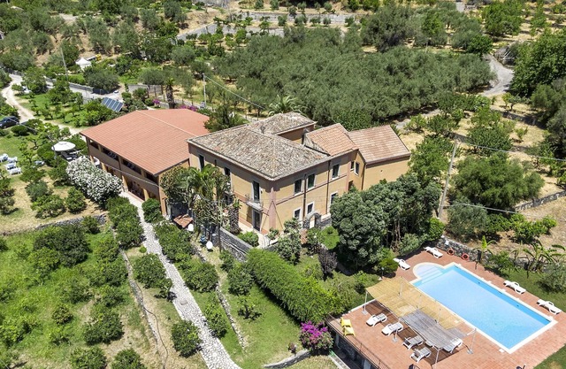 Donna Lucia 1890 Countryhouse with Sea View, Shared Pool, Shared Garden & Wi-Fi
