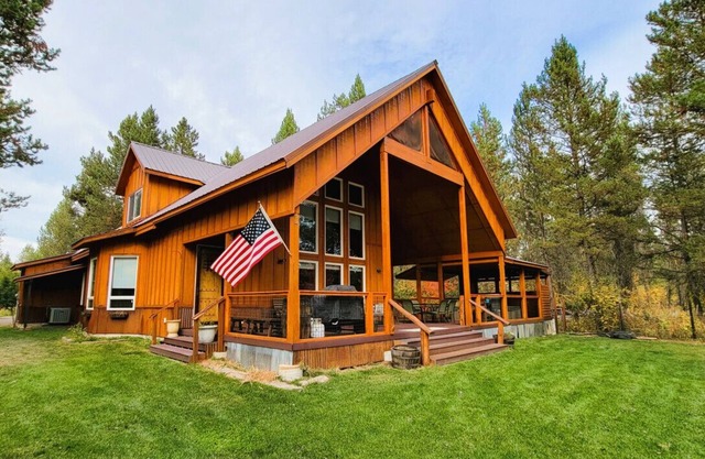 Donnelly Cabin | Hot Tub, Fire Pit, Near Lake Fun