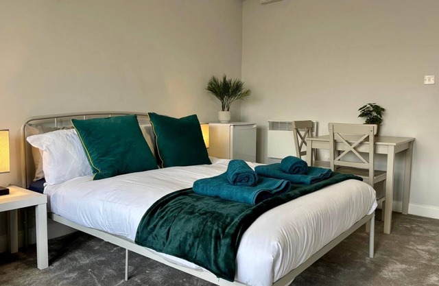 Donnington Apartments - Studio 1