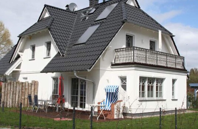 Doppelhaushälfte mit Balkon und Terrasse in Ruhiger Lage