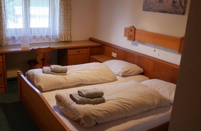 Doppelzimmer, Dusche, WC, Ruhig - Ferienhaus Mittereggalm
