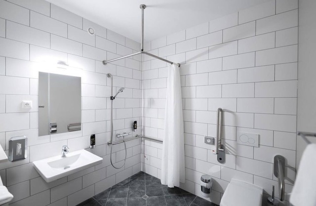 Doppelzimmer, Dusche, WC, Behindertengerecht - Lakeside77 Hotel