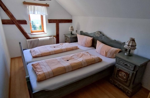Doppelzimmer , Dusche, WC, 2 Aufb. Mgl. - Berggasthaus Schöne Aussicht