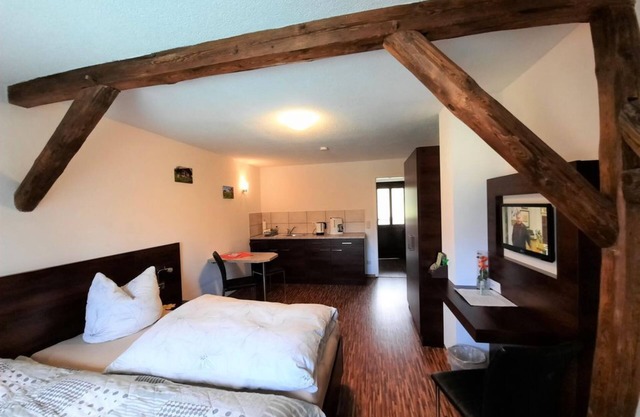 Doppelzimmer, Dusche, WC, Birkenpöhl - Ferienhof Wilfert