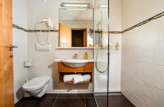 Doppelzimmer Lavendel - 1 Nacht Inkl. Therme - Thermenhotel Vier Jahreszeiten