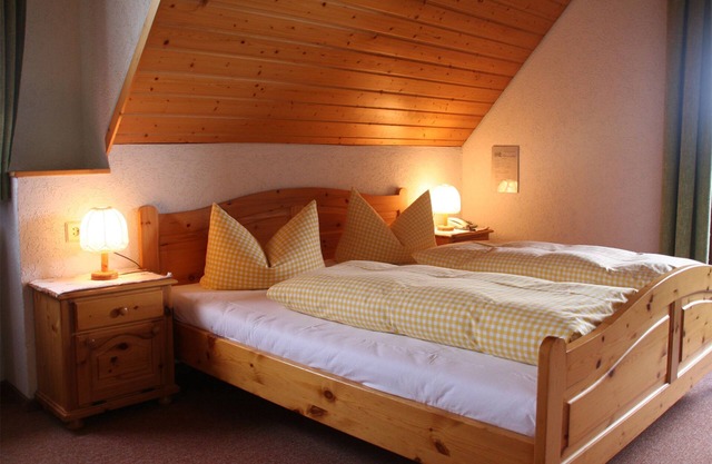 Doppelzimmer mit Dusche/WC und Balkon