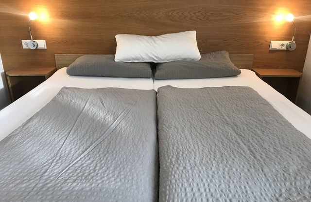 Doppelzimmer mit Dusche und WC