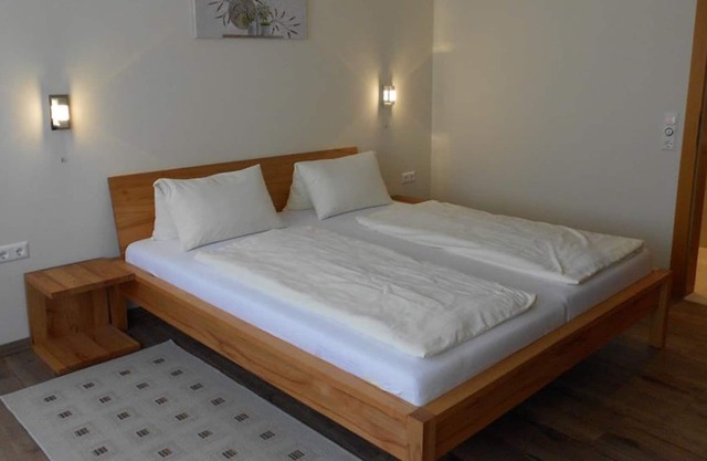 Doppelzimmer mit Dusche, WC - Weingut-gästehaus Palkowitsch