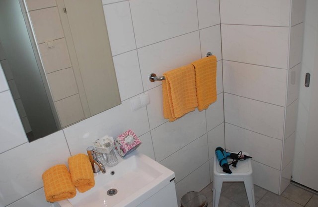Double room, bathroom, WC, garden side with balcony - Pension Agnes