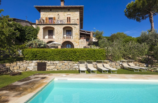 Double bedroom with private entrance common pool and garden