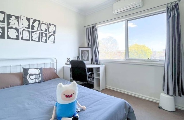 Double Bed Private Bathroom Stay @Clayton