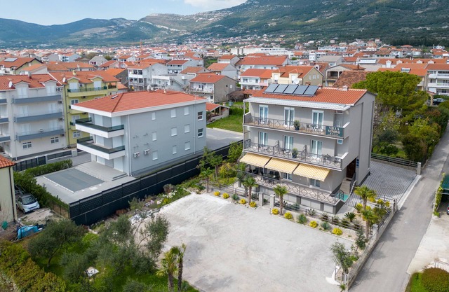 Double bed Room With Private Bathroom and Balcony