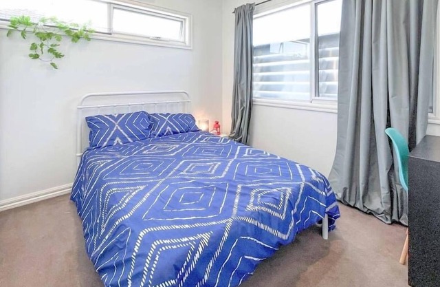 Double Bed Shared Bathroom Stay @Clayton