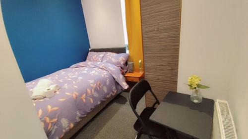 Double-Bedroom in the Heart of Eccles Manchester BH3 Perfect for Short Stays