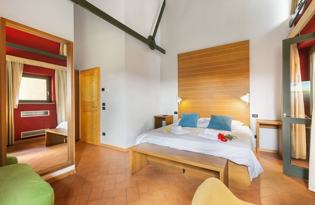 Double Deluxe Tulipano - Almavite, Desenzano Del Garda, Italy
