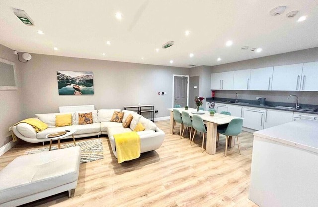 Double En-suite Room In The Heart Of Borehamwood
