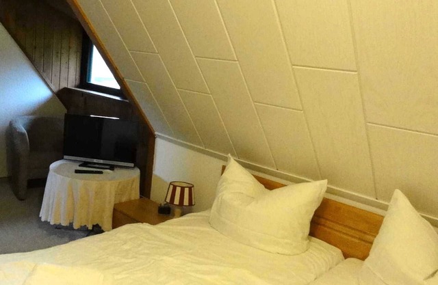 Double room 15 m² (shared bathroom) - Reetdachhaus Landhaus Ulrich