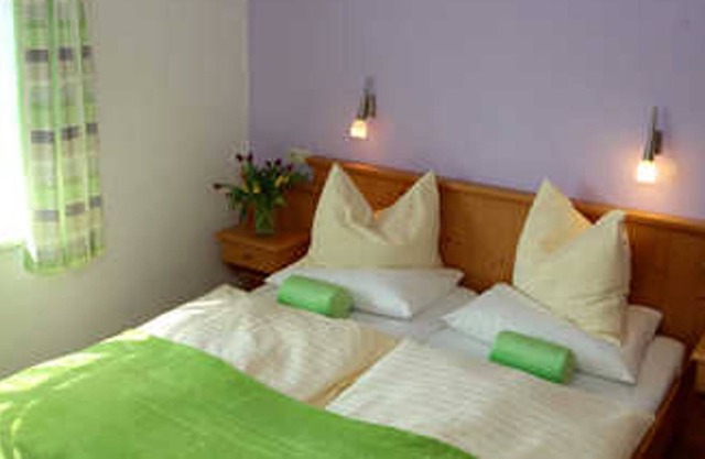 Double room 15 - organic farm Kasleitner (3 flowers)