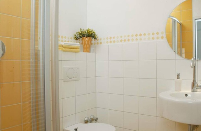 Double room 5 shower/WC - Pension Haus Sonneck