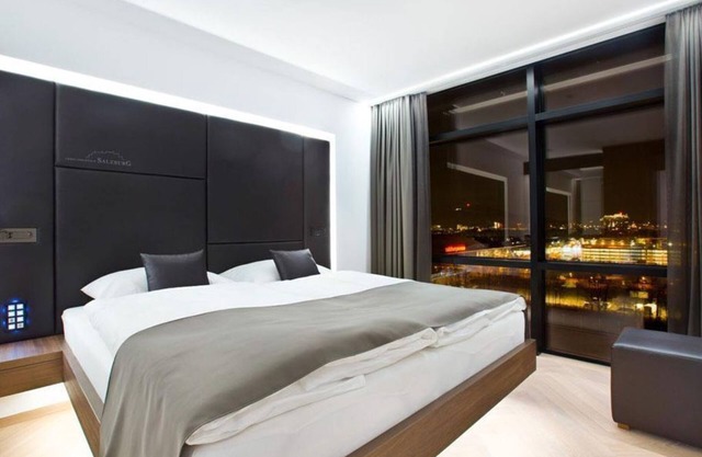 Double room deluxe panoramic view, breakfast, non-refundable - COOL MAMA Hotel Salzburg