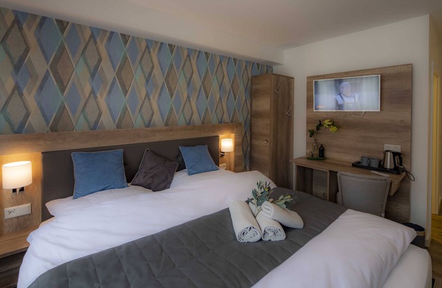 Double room-Deluxe-Private Bathroom