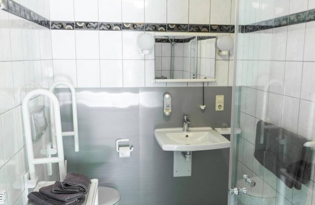 Double room-EG (wheelchair accessible) - Ferienweingut Matthiashof