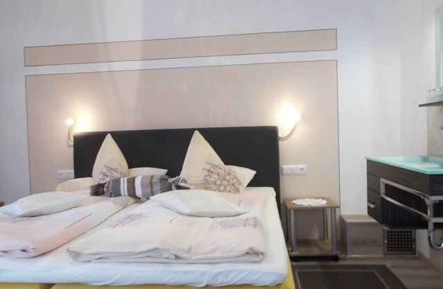 Double room +Königscard incl. mountain railroads, thermal baths, leisure facilities.