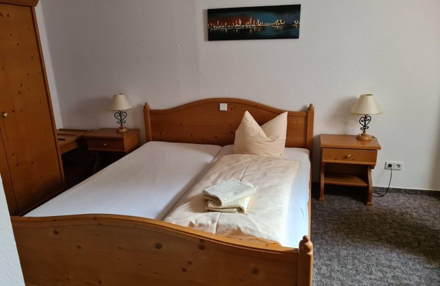 Double room main building, shower/WC, online - Landgasthof Süßebach