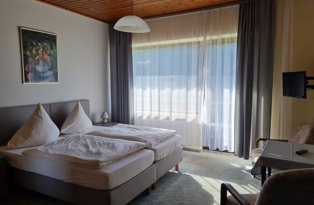 Double room no. 22 - Waldpension Rabeneck