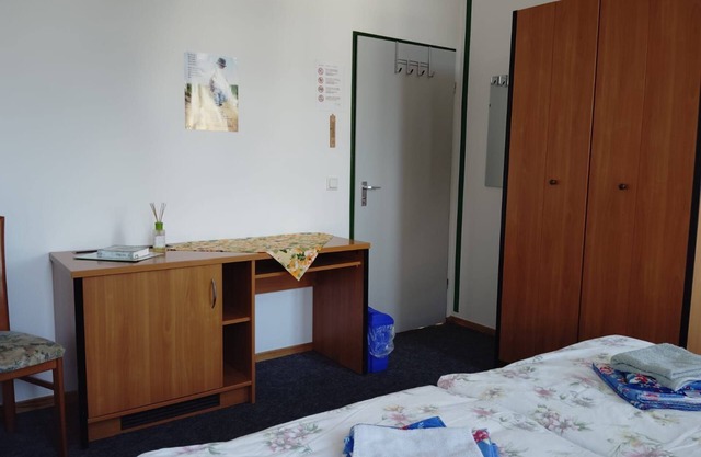 Double room (room 24) extra bed only with crib - Gästehaus EJS e.V.