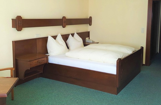 Double room, shower or bath, toilet - Gasthof-Restaurant Pontiller
