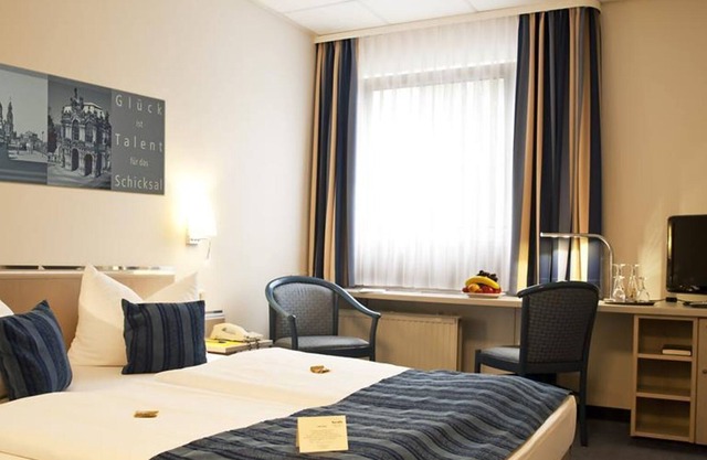 Double room, shower, toilet - Hotel Novalis Dresden