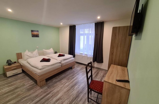Double room, shower, WC, comfort, extra bed possible. - Pension Anno1866